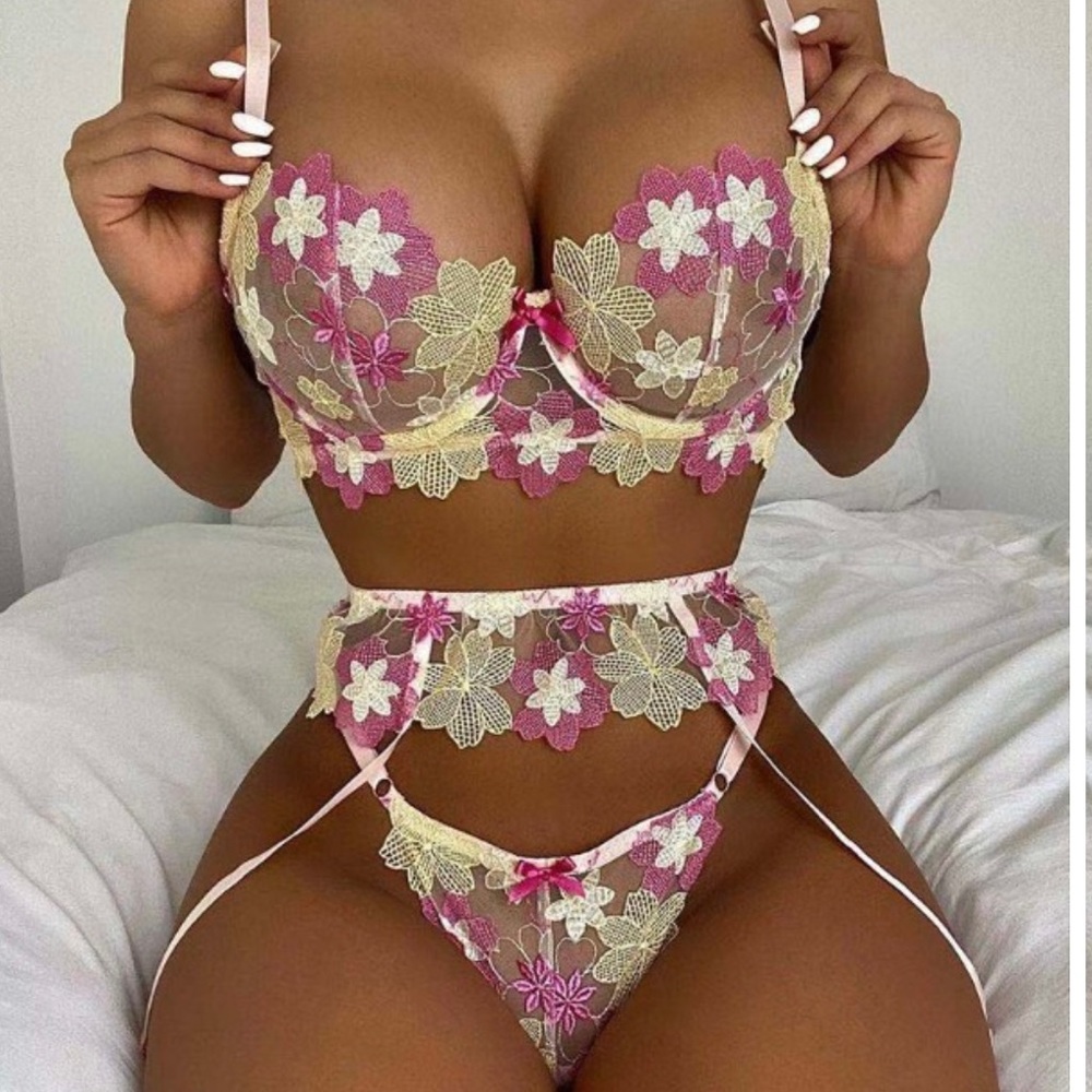 Tayjadore Lashes and Lingerie “Pink Lemonade”